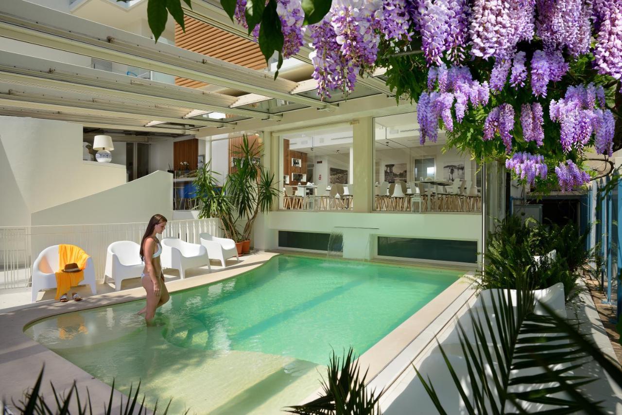Hotel Romagna Каттолика Экстерьер фото