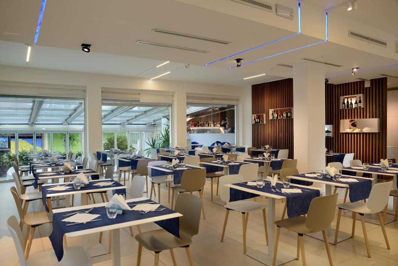Hotel Romagna Каттолика Экстерьер фото