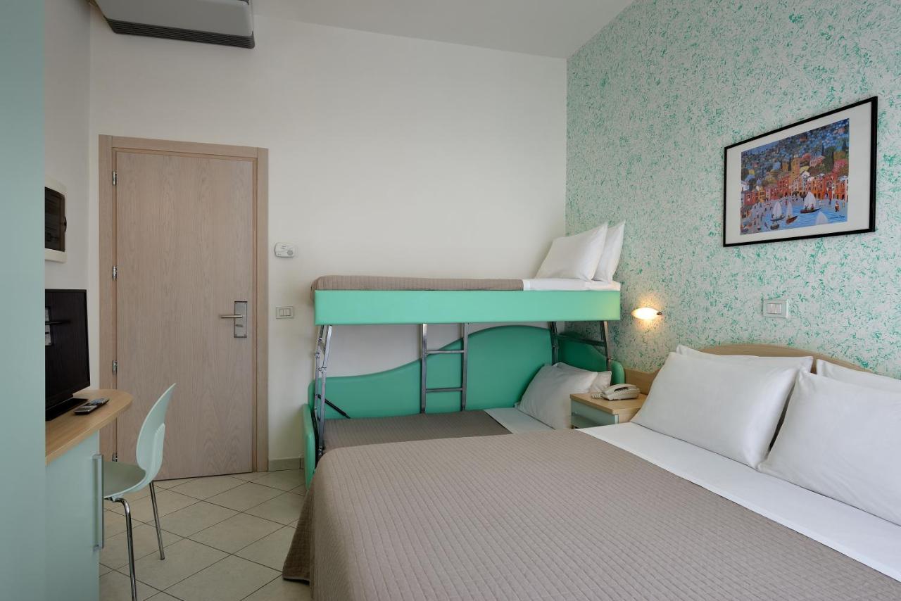 Hotel Romagna Каттолика Экстерьер фото