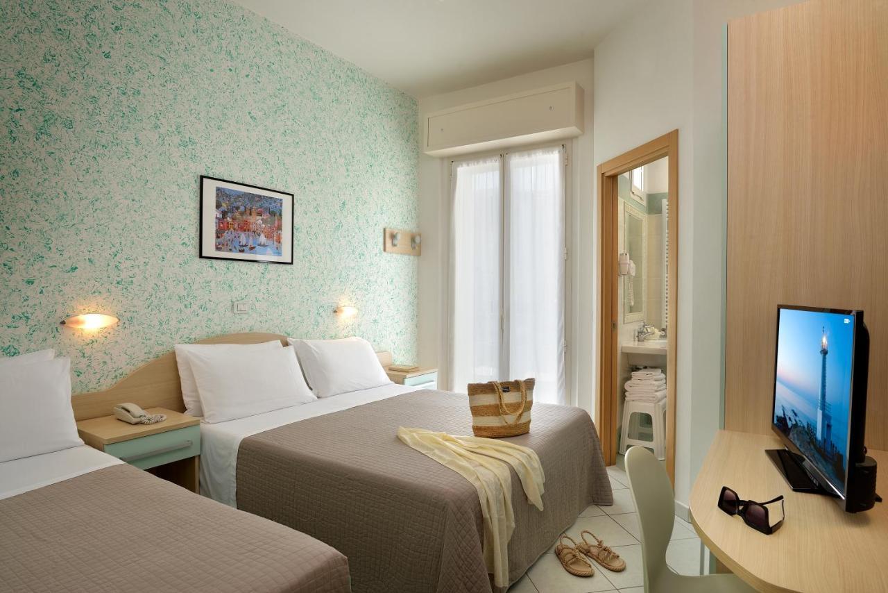 Hotel Romagna Каттолика Экстерьер фото