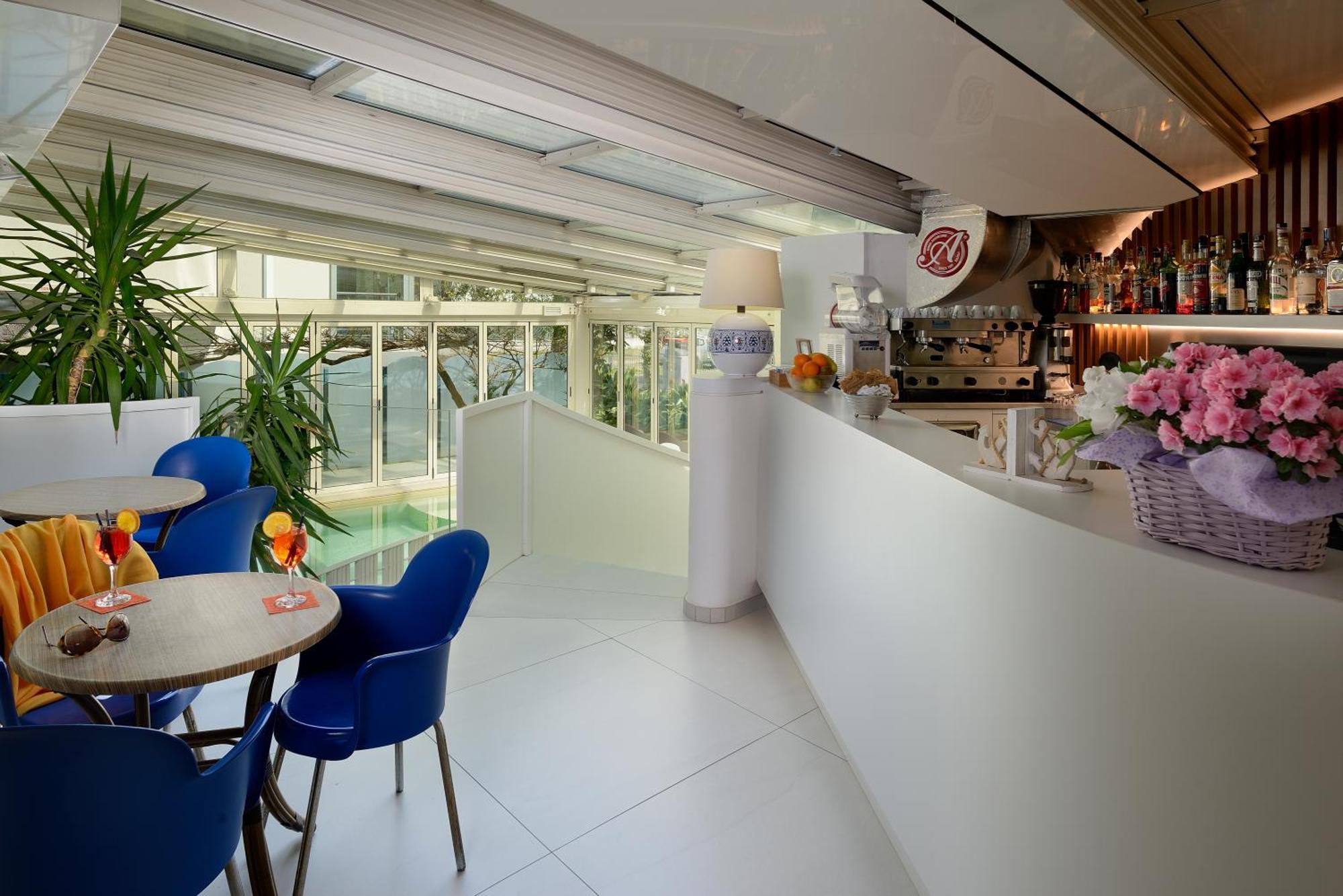 Hotel Romagna Каттолика Экстерьер фото