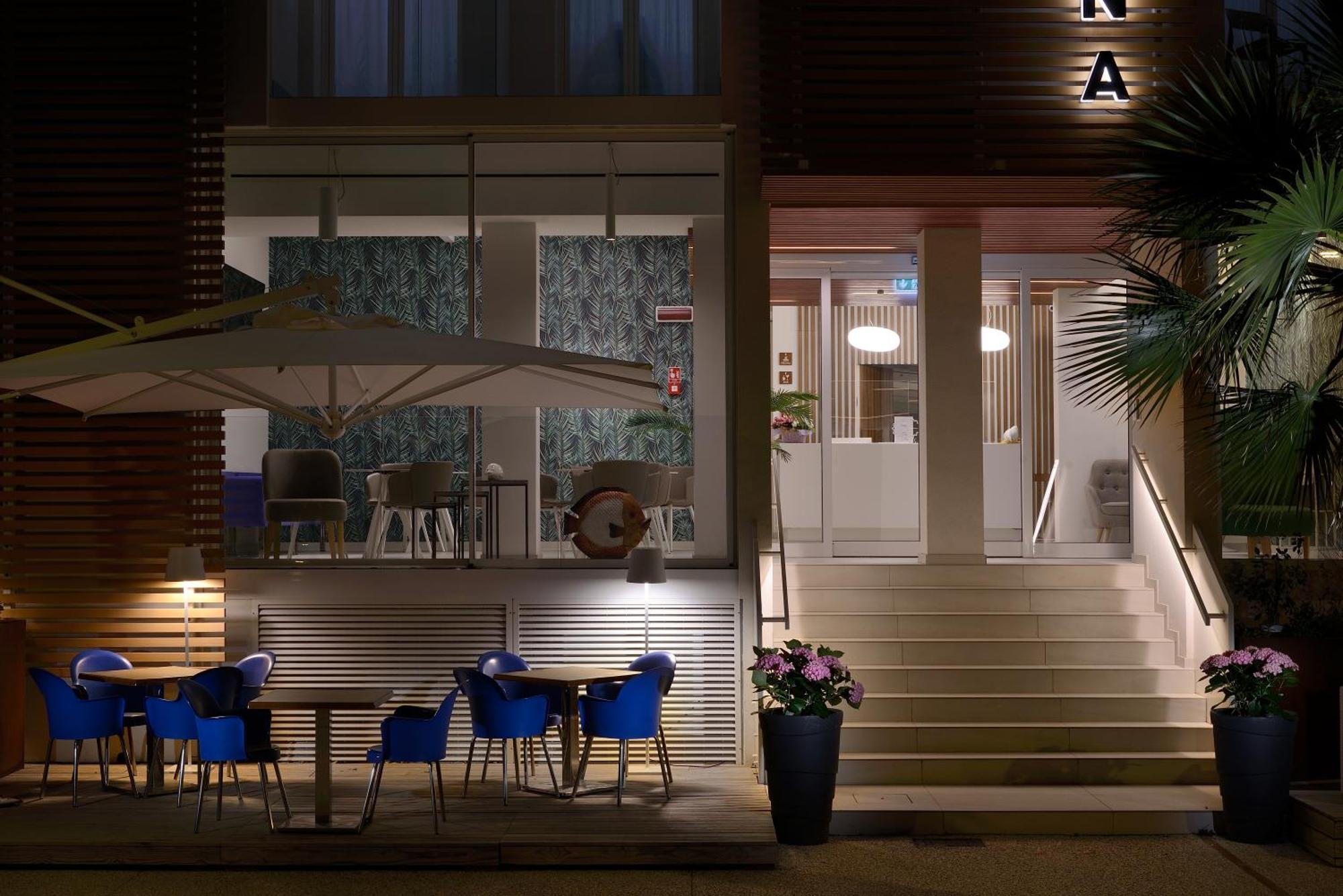 Hotel Romagna Каттолика Экстерьер фото