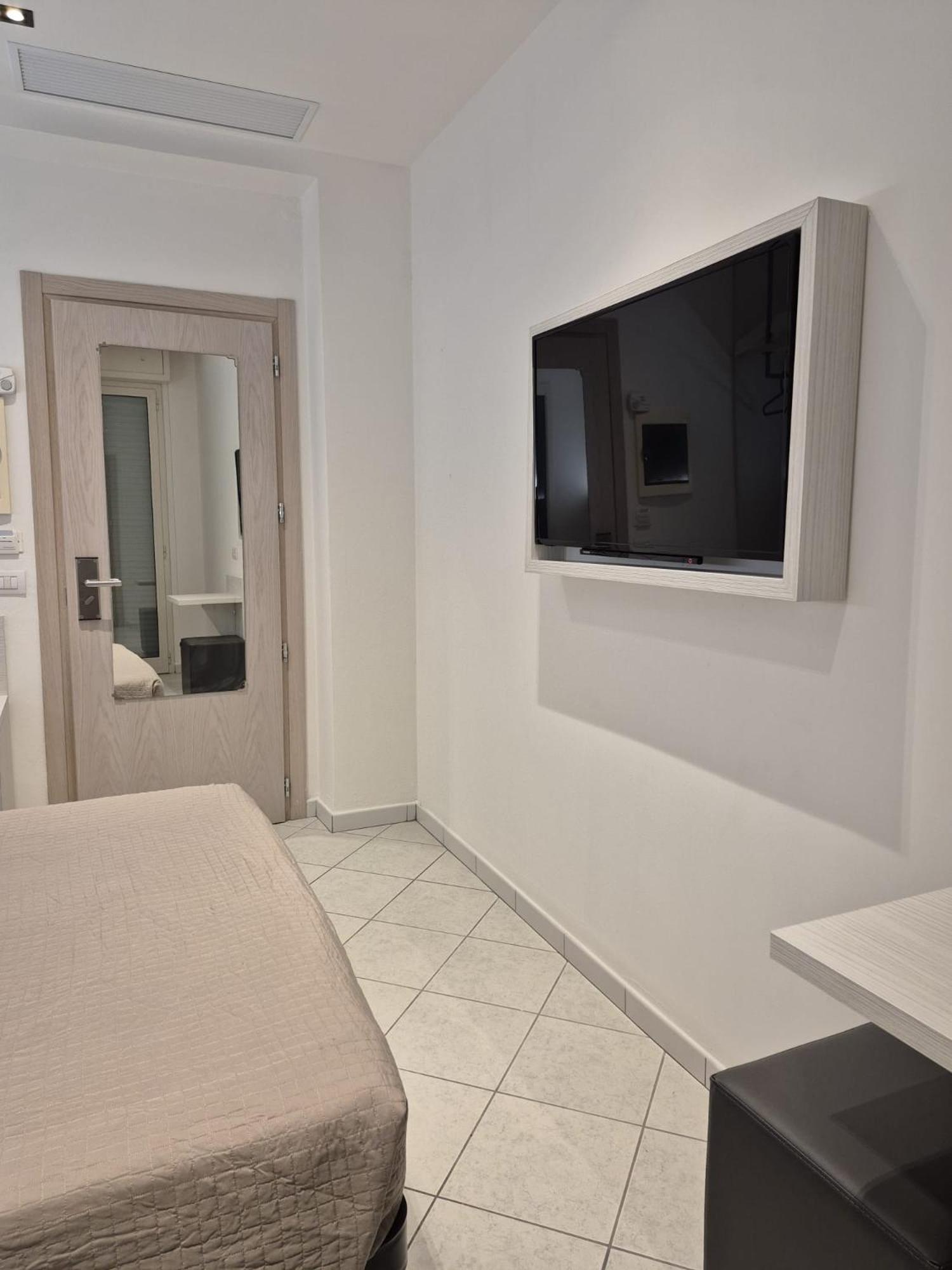 Hotel Romagna Каттолика Экстерьер фото