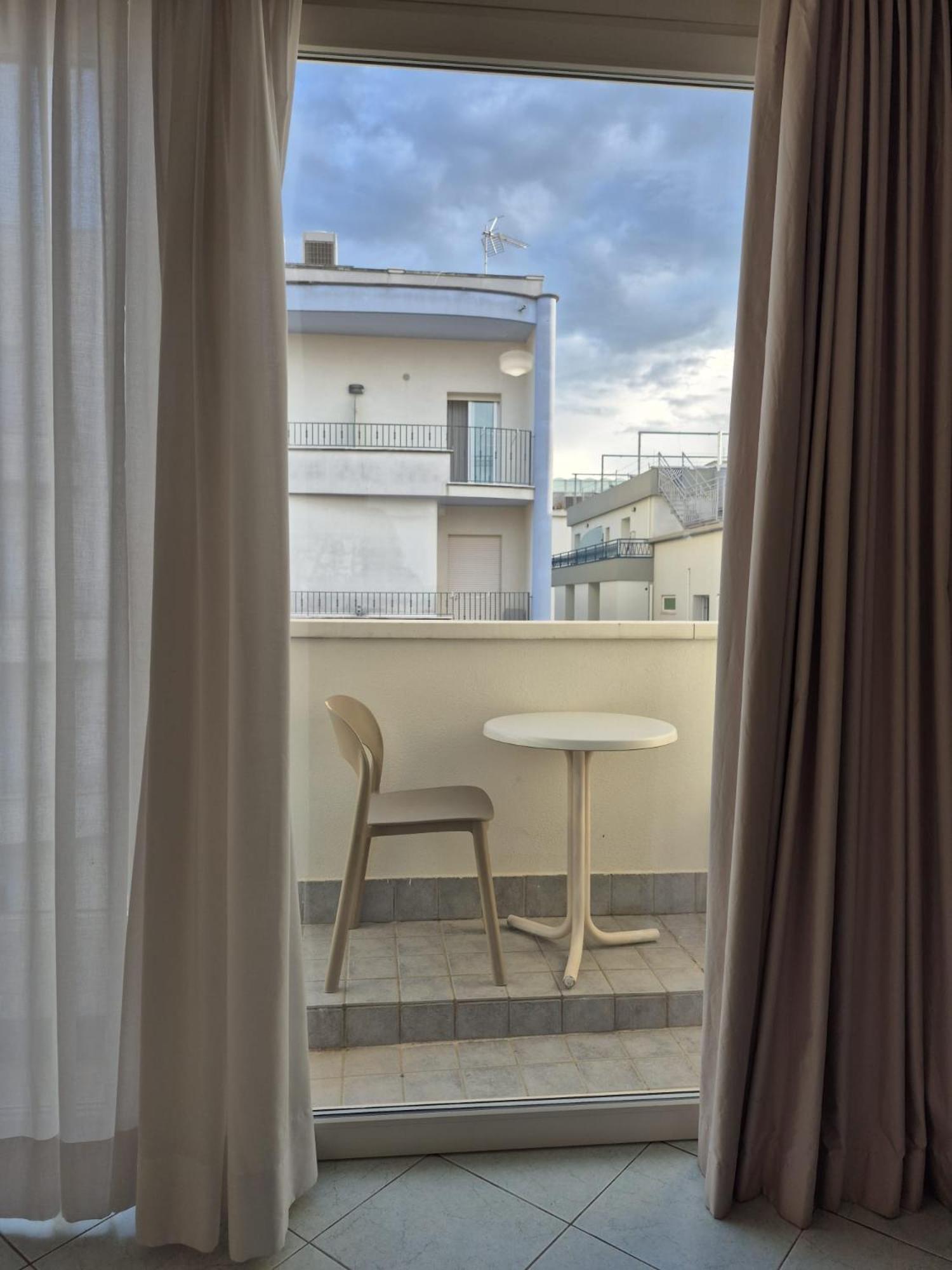 Hotel Romagna Каттолика Экстерьер фото