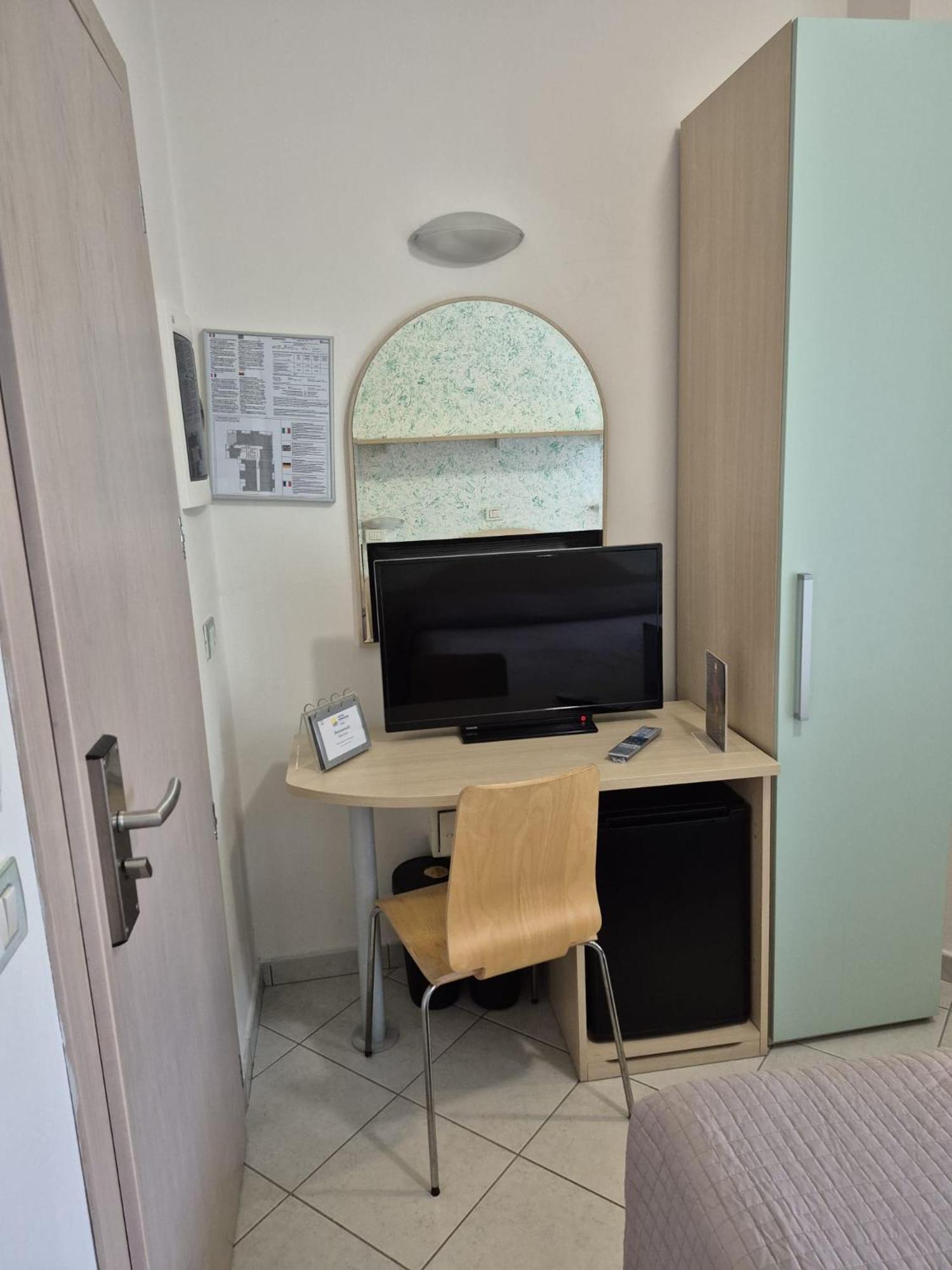 Hotel Romagna Каттолика Экстерьер фото