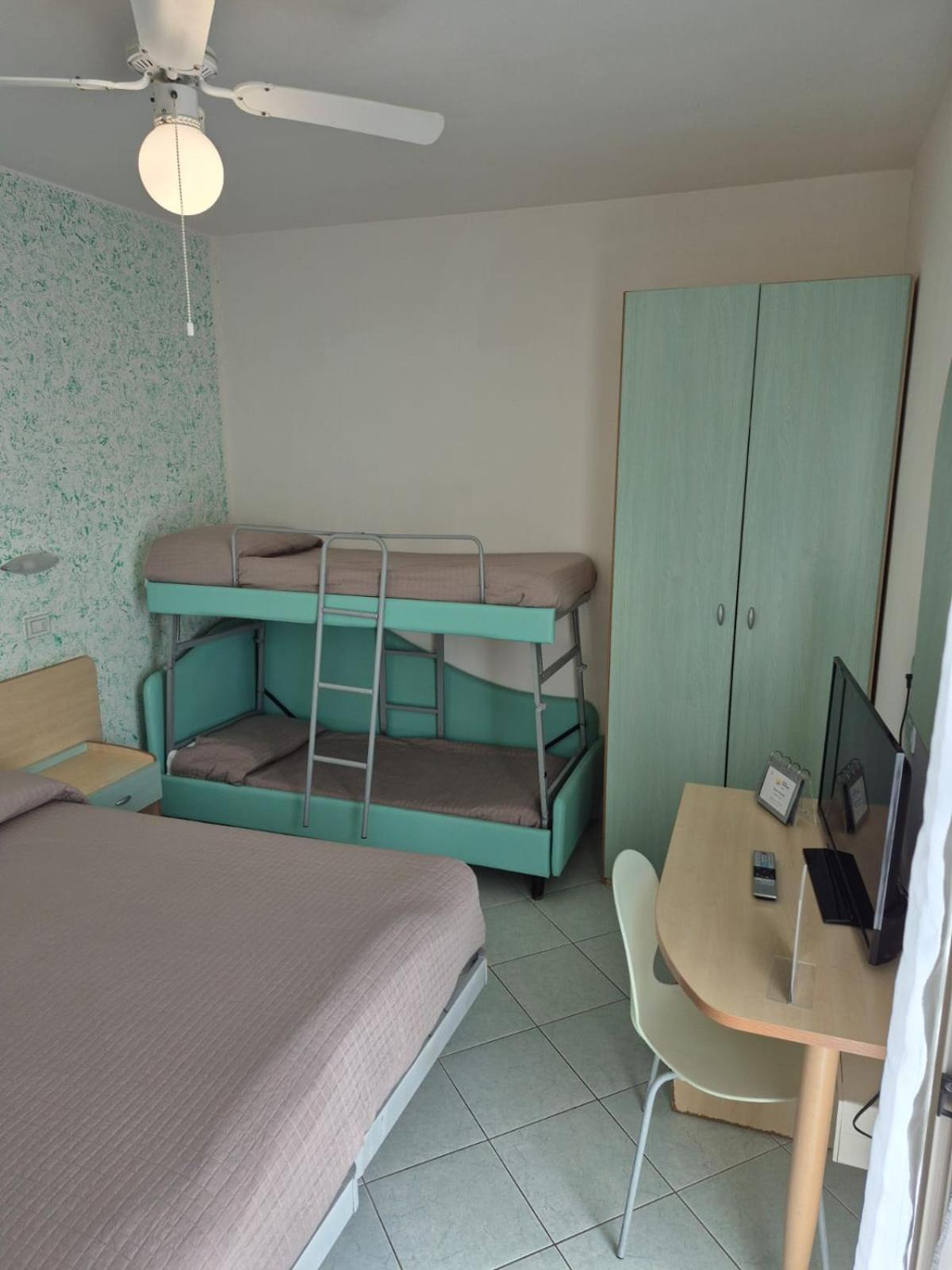 Hotel Romagna Каттолика Экстерьер фото